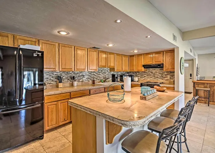 Holiday home Waterfront In W/ Mtn Views & Dock! *
